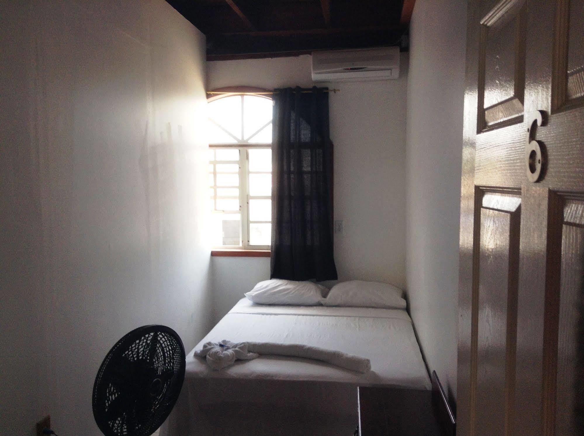 Amelia Guest House San Pedro  Εξωτερικό φωτογραφία