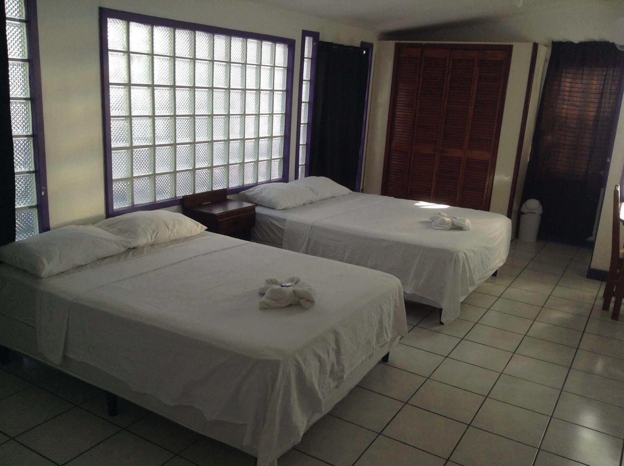Amelia Guest House San Pedro  Εξωτερικό φωτογραφία